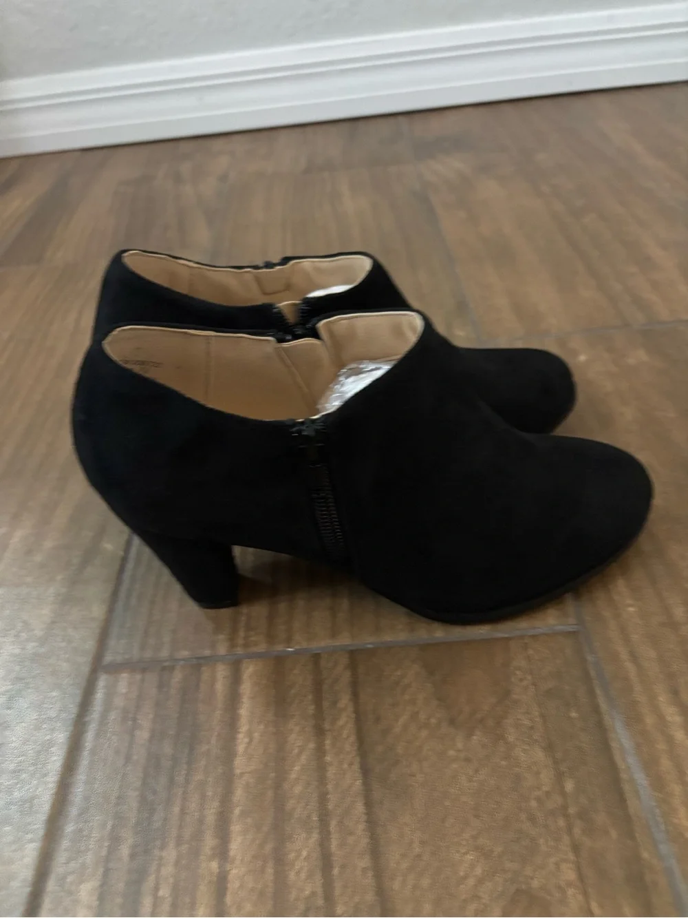 Journee Collection Women's Comfort Wide Width Sanzi Bootie